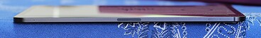 En haut : microphone, Apple Pencil dock, volume haut/bas