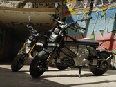 Le nouveau CE 02 de BMW est un cyclomoteur-bicyclette électrifié qui a du caractère à revendre. (Source de l'image : BMW)