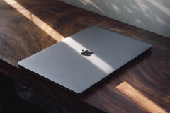 Apple pourrait secouer son offre d&#039;ordinateurs portables en revenant au MacBook. (Image source : Thai Nguyen)