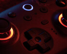 la dernière version de la manette Ultimate 2 de 8BitDo est proposée dans une seule couleur ornée d'éléments de Wuchang : Fallen Feathers. (Source de l'image : 8BitDo)