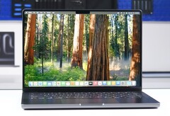 Hormis le Apple M4 Pro, le MacBook Pro n'offre guère de nouveautés à l'intérieur. (Source de l'image : iFixit)