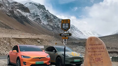 Modèle X et Modèle Y au camp de base du Mont Everest (image : Tesla)