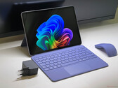 Microsoft Surface Pro 12 (source de l'image : Notebookcheck)