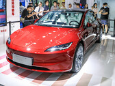 La Model 3 Highland dans une salle d'exposition à Pékin (image : Tesla China)