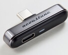 Le transmetteur Bluetooth Acoustune ATX001 ajoute des codecs musicaux Bluetooth haute résolution aux smartphones Android et Apple.