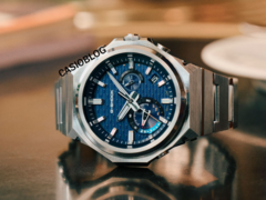 La Casio GST-B1000 (photo) avec un cadran bleu. (Source de l'image : Casioblog)