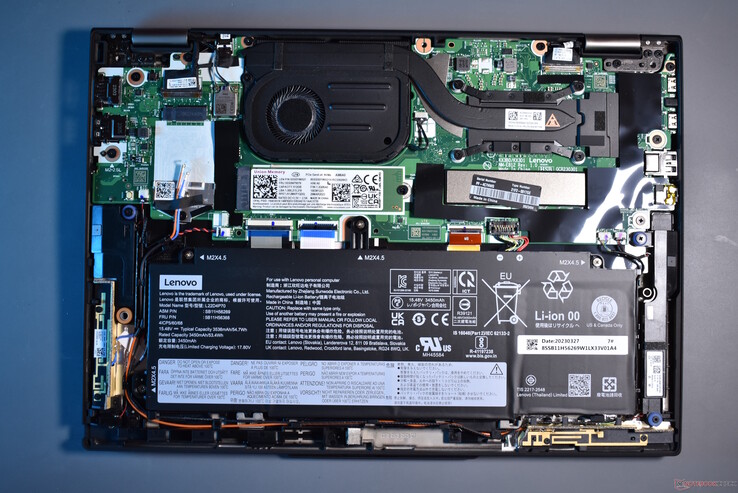 Lenovo ThinkPad X13 Yoga G4 : vue interne