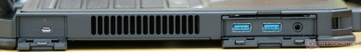 Côté gauche : USB C 3.1 Gen 1, 2 USB A 3.0, écouteurs (combo audio entrée / sortie).