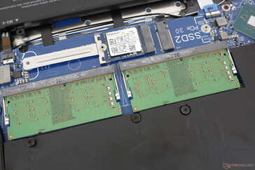 2 slots SODIMM accessibles