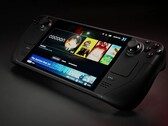 La Steam Deck OLED est une version améliorée de la console portable de Valve, qui est désormais disponible à la vente, mais pas partout