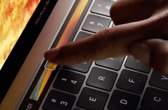 Les problèmes liés au MacBook Pro avec Touch Bar n'en finissent plus. (Image : Apple)