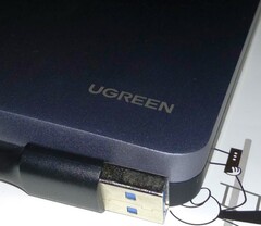 Boîtier de disque dur UGREEN USB C 2,5&#039;&#039; et câble USB (Source : propre)