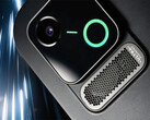iQOO a dévoilé le design arrière de la Pad Ultra. Sur la photo : le bloc caméra et l'orifice d'aération arrière de la tablette.