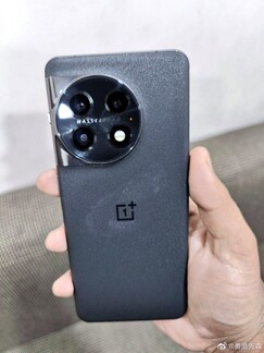 Image en direct du OnePlus 11 - Retour. (Image Source : Weibo)