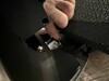 Connexion par câble entre le dossier et l'assise