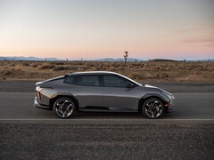 La berline Kia EV4 2026 sera lancée aux États-Unis l'année prochaine. (Source de l'image : Kia)