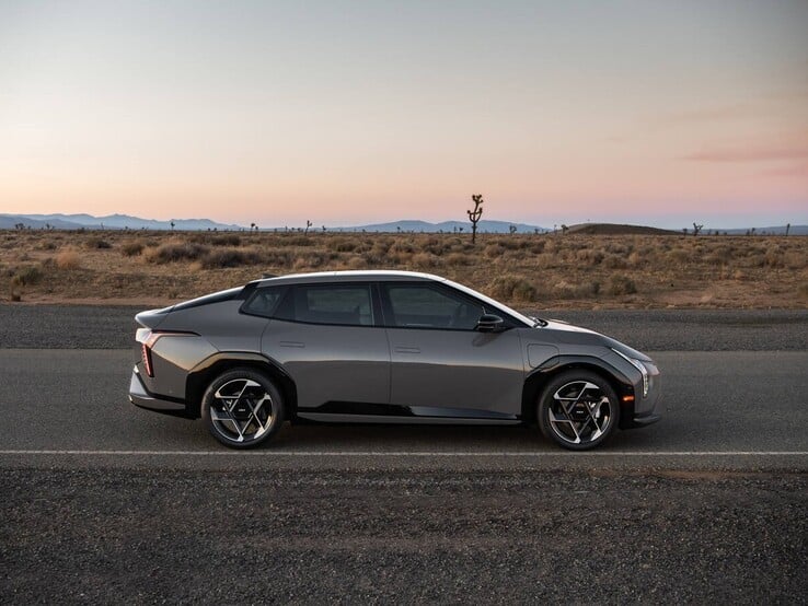 La berline tout électrique Kia EV4. (Source de l'image : Kia)