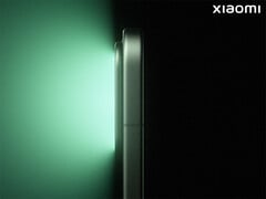 Le Xiaomi 17 Max pourrait également être équipé de meilleurs haut-parleurs que les modèles non-Ultra. Photo : une photo promotionnelle montrant la vue latérale du 17 Pro Max. (Source de l'image : Xiaomi)
