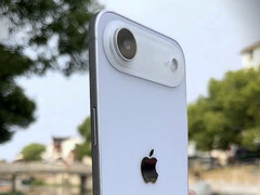 L'iPhone 17 Air devrait être lancé avec un seul appareil photo orienté vers l'arrière. Photo de l'appareil factice. (Source de l'image : Majin Bu)