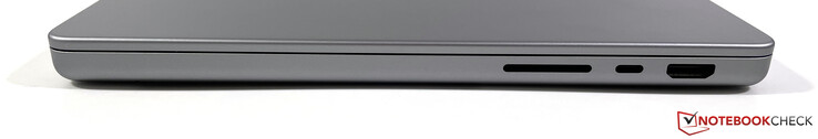 À droite : lecteur de cartes, USB-C 4.0 avec Thunderbolt 4 (40 Gbit/s, DisplayPort-ALT mode 1.4, Power Delivery), HDMI 2.1