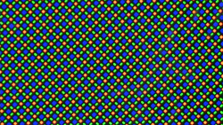 L'écran OLED utilise une matrice de sous-pixels RG/BG, composée de LED rouges, bleues et vertes pour une reproduction vibrante des couleurs.