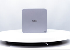 Le ThinkCentre neo Ultra dispose d'un NPU indépendant et d'une solution GPU discrète. (Source de l'image : Lenovo)