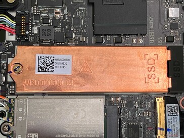 Couvercle de SSD avec tampon thermique