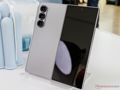 Le Galaxy Z Fold6 pourrait être le dernier appareil pliable grand public de Samsung, avec une capacité de charge filaire de 25 W. (Source de l'image : Notebookcheck)