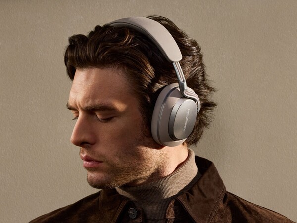 Les Bowers & Wilkins Px8 S2 disposent de plus de microphones pour une meilleure annulation active du bruit et une meilleure qualité d'appel. (Source de l'image : Bowers & Wilkins)