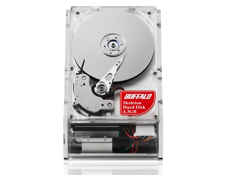 Le disque dur squelette original de 4,3 Go a été commercialisé en 1998. (Source de l'image : Buffalo)