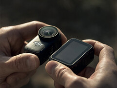 La DJI Osmo Nano et son module d&#039;affichage magnétique. (Source de l&#039;image : via Jasper Ellens)