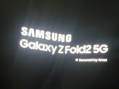 Le Galaxy Z Fold 2 5G a été capturé en direct dans la nature avant sa révélation du 5 août. (Image : @hwangmh01/Twitter)