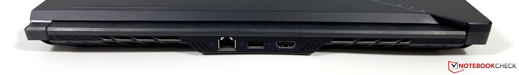 Arrière : Ethernet 2,5 Gbps, USB-A 3.2 Gen.2, HDMI 2.1