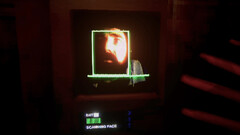 Les joueurs devront faire scanner leur visage pour ouvrir les portes verrouillées, ce qui entraînera des moments de tension où ils risqueront d'être vus pour progresser. (Source de l'image : Steam)