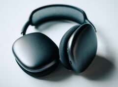 Appleles AirPods Max peuvent être temporairement réparés en les plaçant dans un congélateur pendant une heure (Image source : Sam Grozyan)