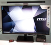 MSI Modern MD271QPDE avec MSI Cubi 5 10M et barre lumineuse MSI Modern LED Lux