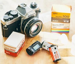 L'OPT100 NeoFilm ressemble à une bobine de film 35 mm, mais c'est un appareil photo numérique fonctionnel