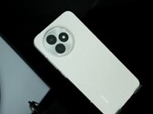 On ne sait pas si les téléphones Xiaomi 15T adopteront le design du Redmi K80 Extreme Edition. (Source de l'image : Digital Chat Station)