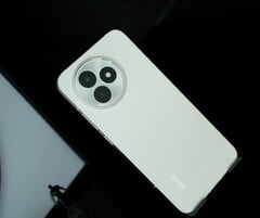 On ne sait pas si les téléphones Xiaomi 15T adopteront le design du Redmi K80 Extreme Edition. (Source de l&#039;image : Digital Chat Station)