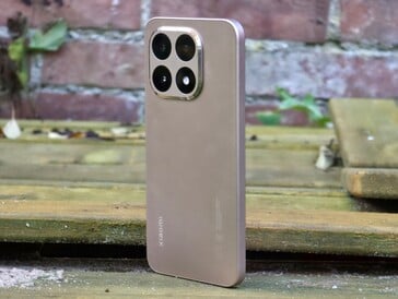 Xiaomi 15T en revue. (Image source : Notebookcheck/Marcus Herbrich)