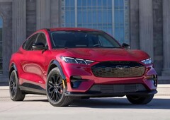 La Ford Mustang 2025 Mach-e. L'entreprise augmente ses prix pour s'adapter aux tarifs élevés (Source : Ford)