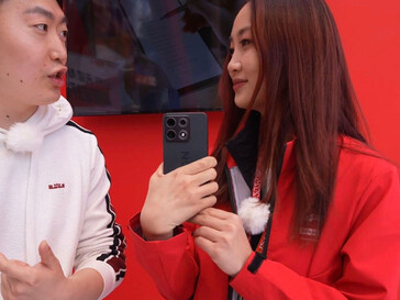 Une capture d'écran montrant l'arrière du téléphone lors de l'événement en direct