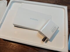 Les accessoires se trouvent sous la tablette