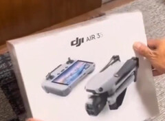 DJI vendra l&#039;Air 3S avec de nombreux accessoires dans le cadre d&#039;un Combo Fly More. (Source de l&#039;image : via @Quadro_News)