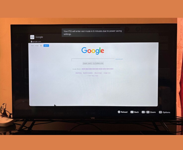 Page d'accueil de Google ouverte sur un navigateur Web caché de la PlayStation 5, affichée sur un écran de télévision (Image source : Anmol Dubey / Notebookcheck)