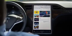 Le système d&#039;infodivertissement pourrait proposer des interruptions de mise à jour du trafic (image : Tesla)