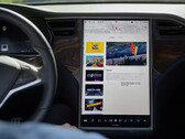 Le système d'infodivertissement pourrait proposer des interruptions de mise à jour du trafic (image : Tesla)