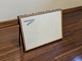 ET PRO Model Twenty Two est la première enceinte de guitare à panneau plat et à haut-parleur actif au monde. (Source : ET PRO)