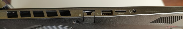 côté gauche : RJ45-LAN, USB-A 2.0, micro-SD, entrée/sortie de ligne
