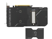 Le SSD se fixe facilement à l'arrière du GPU (Image Source : Asus)